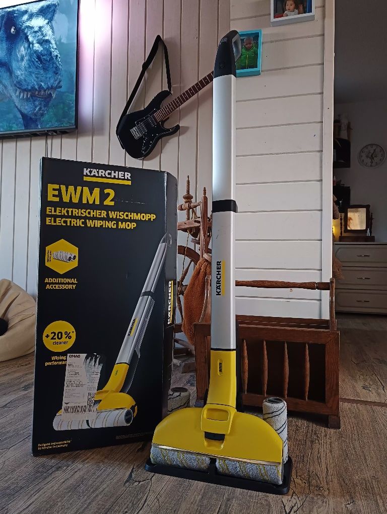 Aparat de curatat pardoseala Karcher EWM 2