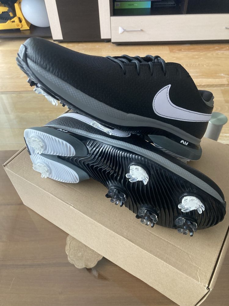 Обувки за голф - Nike