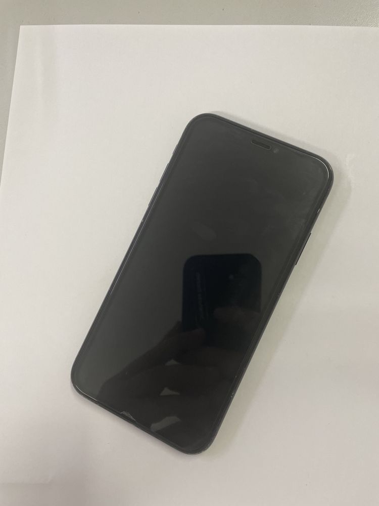 iPhone XR 64 GB продаётся