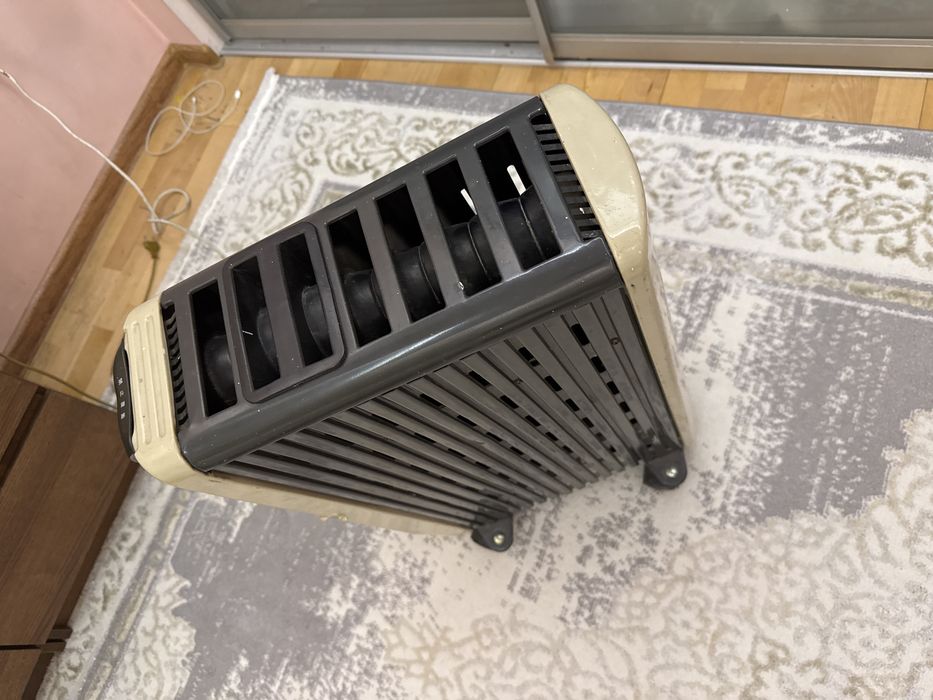 Комнатная батарея. В хорошем  состоянии !