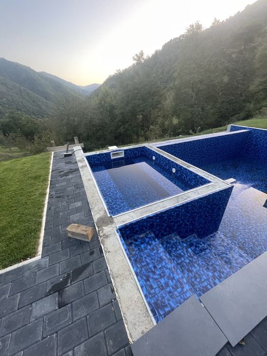 Construiesc piscine cu liner din cofrje de polistiren