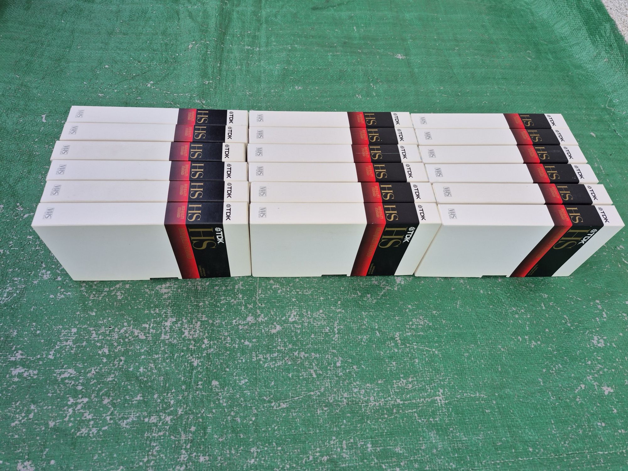 Vând 18 casete video VHS TDK originale de colectie din anii 1970- 1990