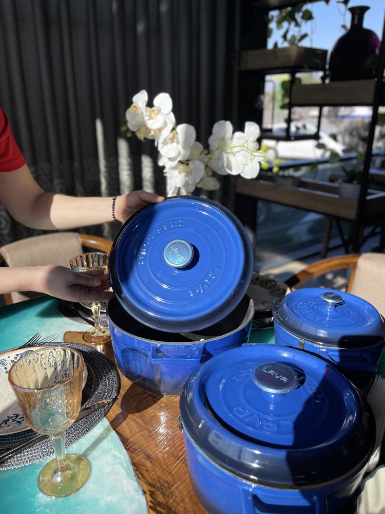 Чугунная посуда в синем цвете LAVA