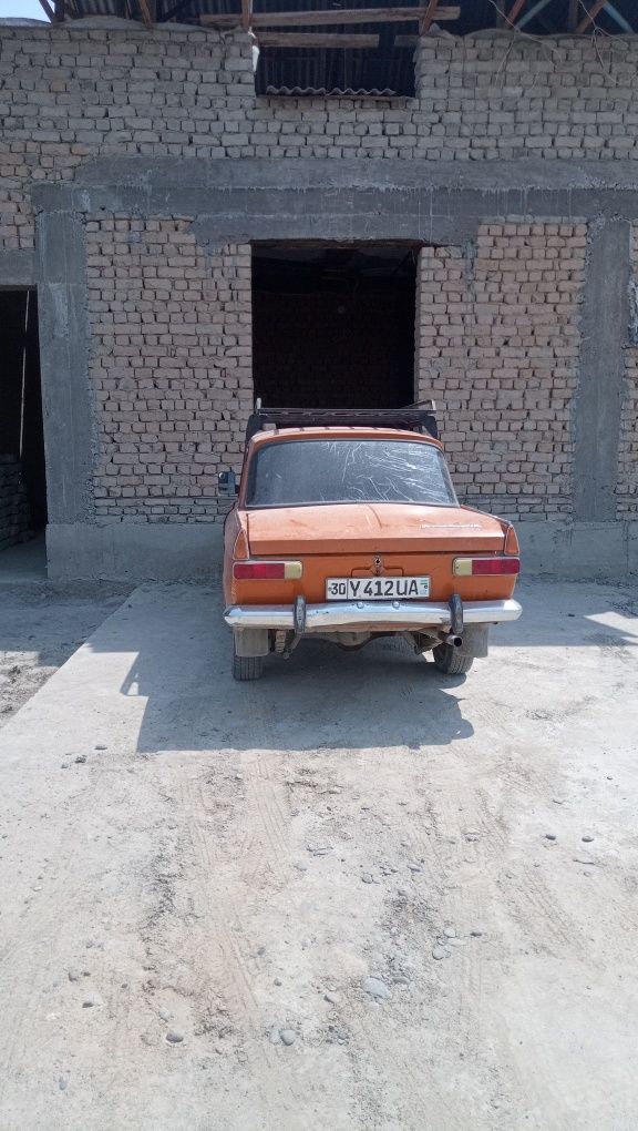 Moskvich 412 yurib turibdi