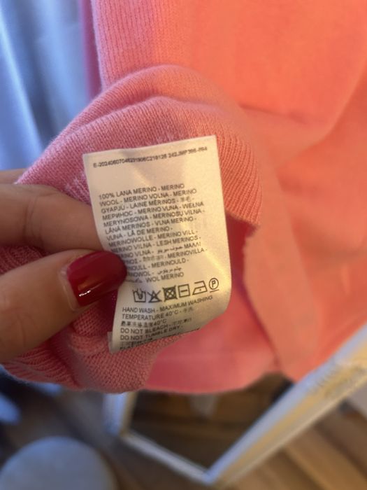 Пуловери на Mango, Zara, H&M и други