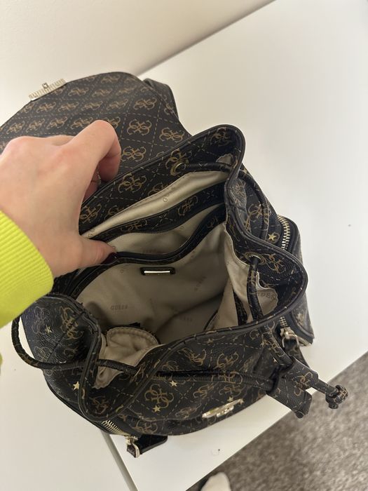 Малка раница Guess