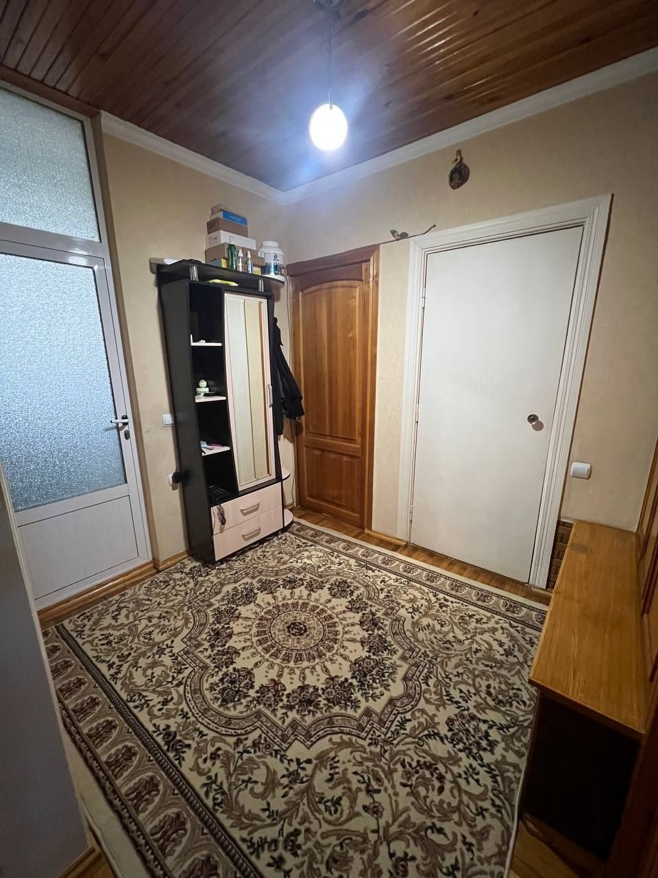 Продаётся своя квартира 77серия.3в4/3/4.Массив Феруза -3.