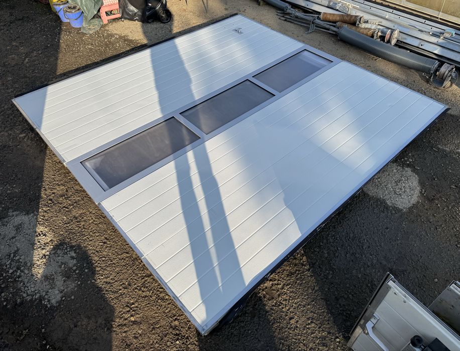 USA SECTIONALA  INDUSTRIALA poarta garaj  H 306 x L310  Garantie 6 buc