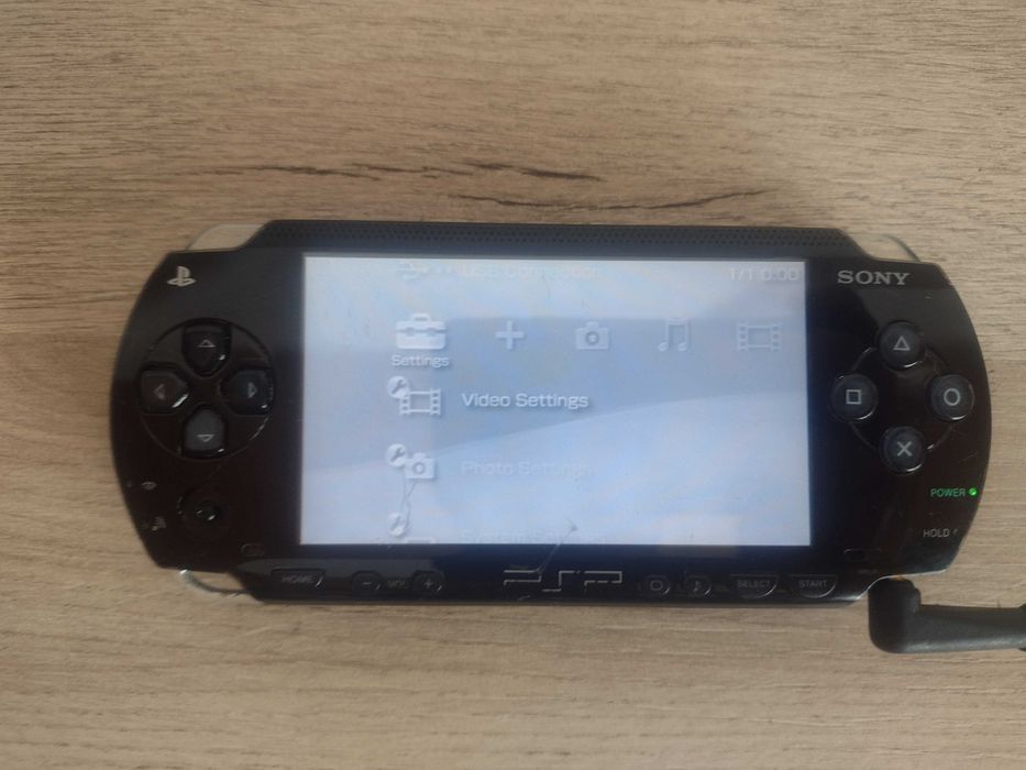 ЛОТ 5 броя Sony PSP 3004 2004 E1004 1003