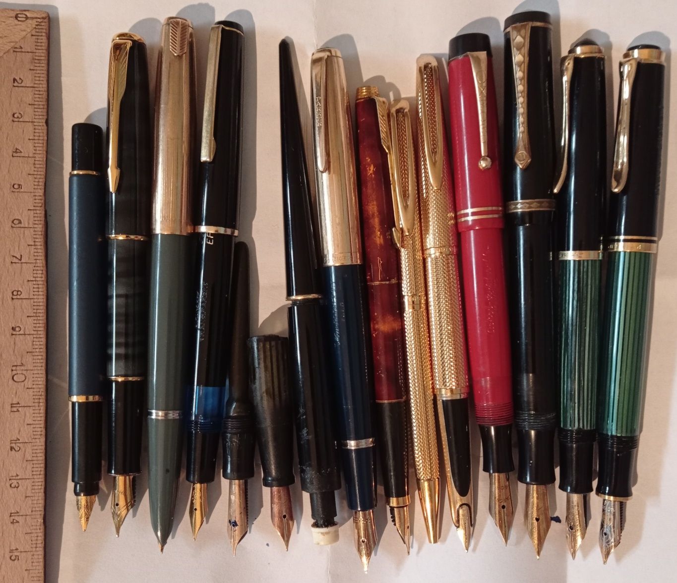 Vând sau schimb stilouri,câteva cu penița din aur-Ultimele 3 vândute.
