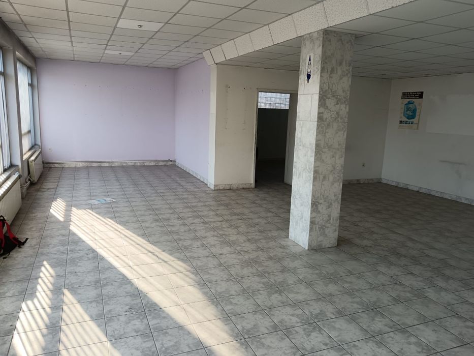 Proprietar vând spațiu comercial 142mp