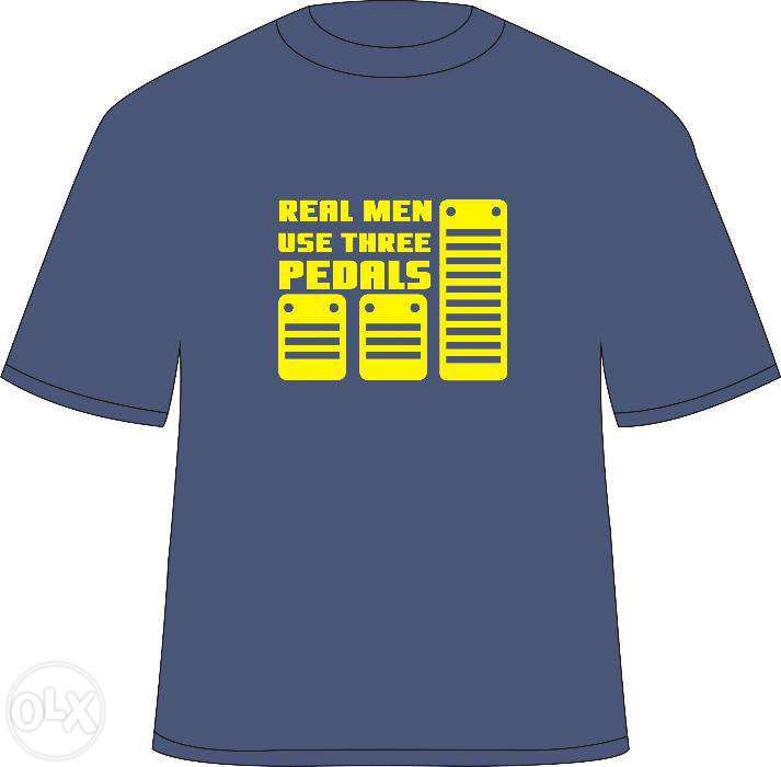 Tricou personalizat "Real Men Use Three Pedals"