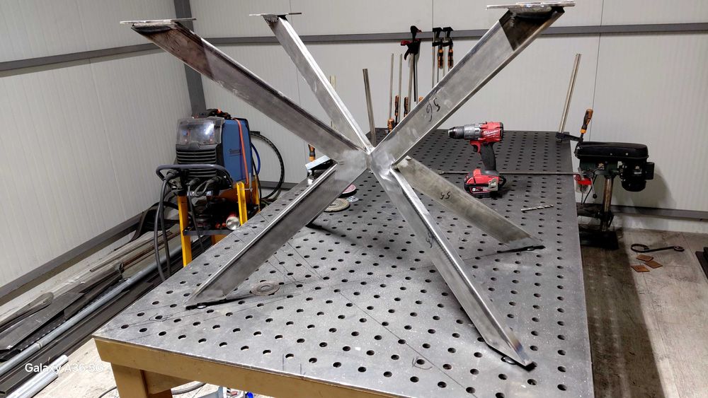 Метални крака за маса