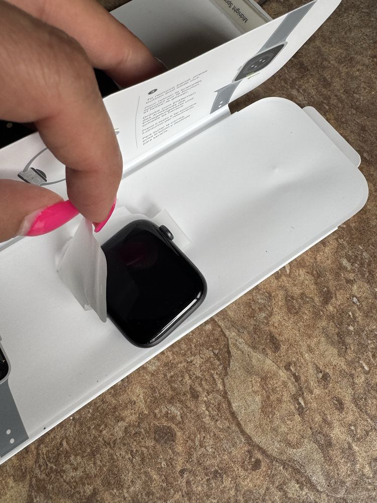 Смарт часовник Apple watch SE