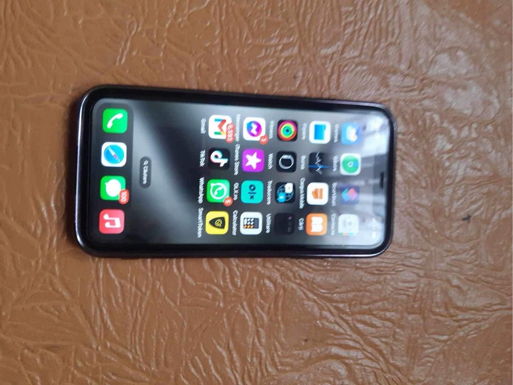 De vanzare iphone 11 64 gb baterie 87% defect face id