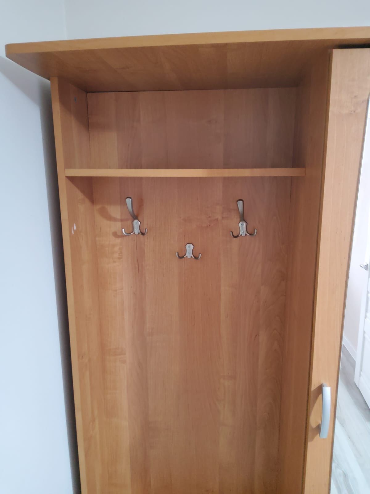 Продам Прихожую шкаф