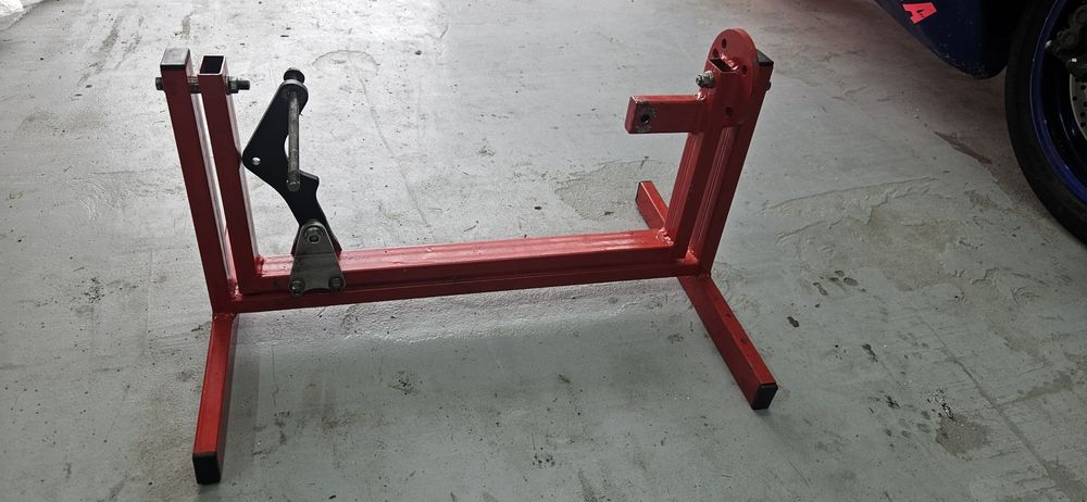 Стойка за двигател