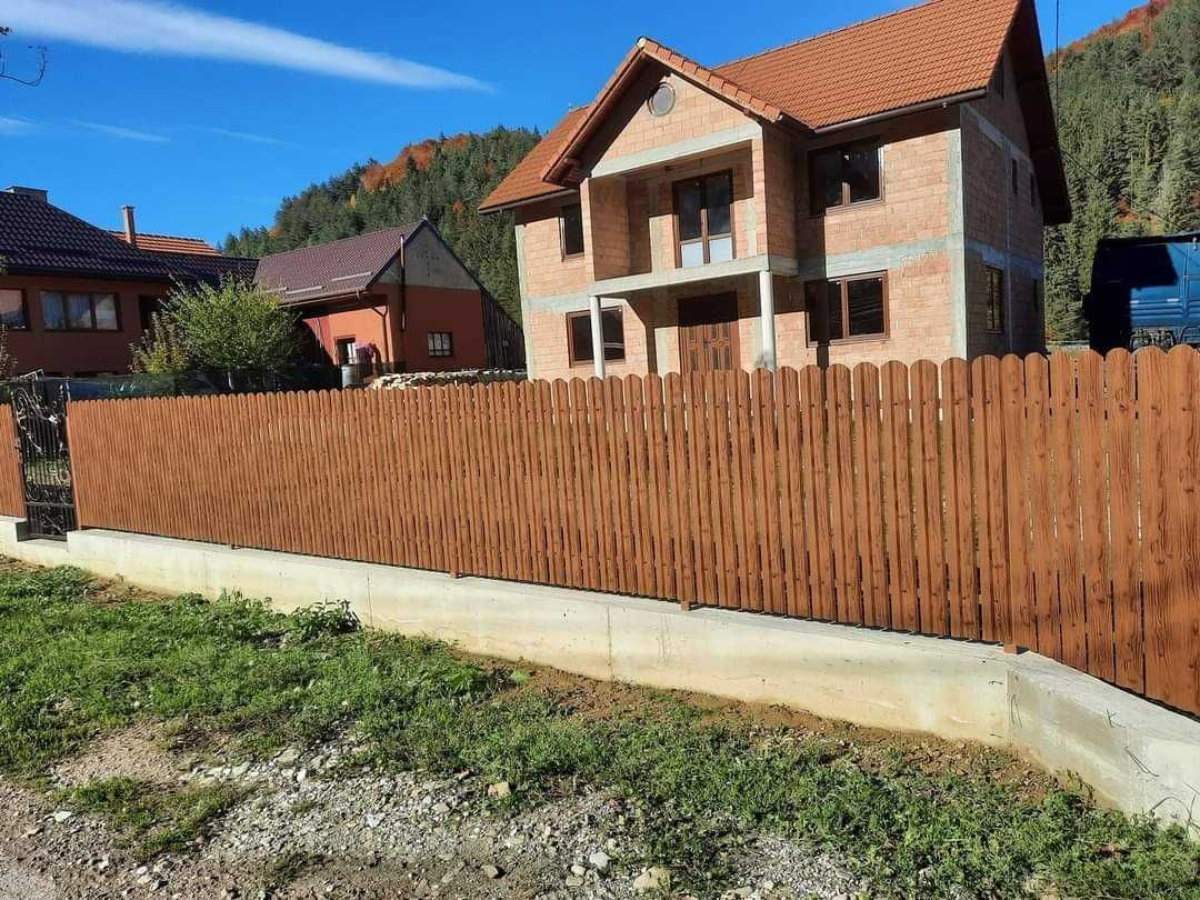 Garduri din panouri stil jaluzele, sipca metalica, tabla, plasa si BCA