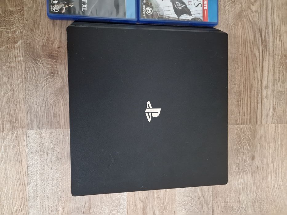 PlayStation 4 Pro / 1TB