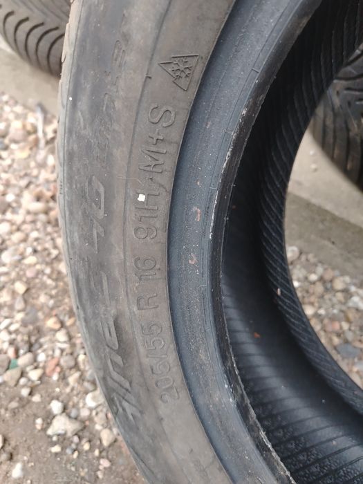 Vând cauciucuri 205/55/R16 Apollo