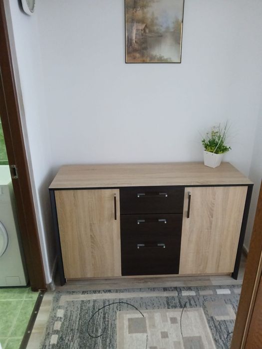 Persoana fizica inchiriez apartament cu doua camere in deva ,merasti