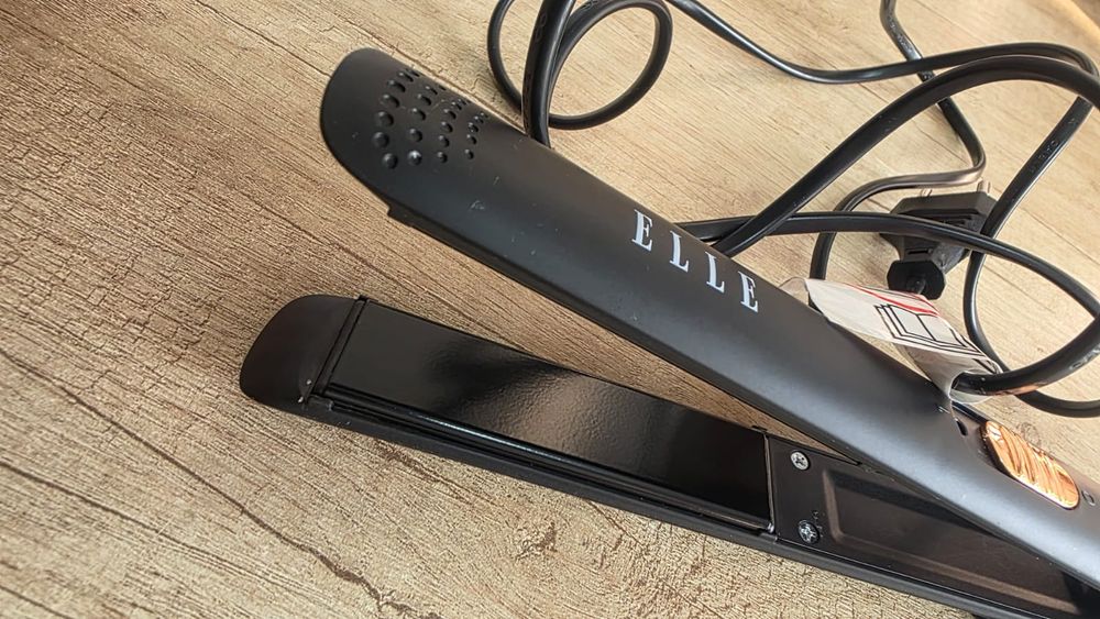 Placă de îndreptat părul Elle