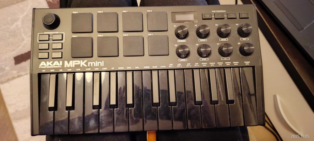 Akai Professional MPK mini