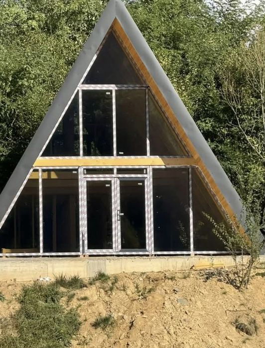 Vand cabane pe structura din lemn