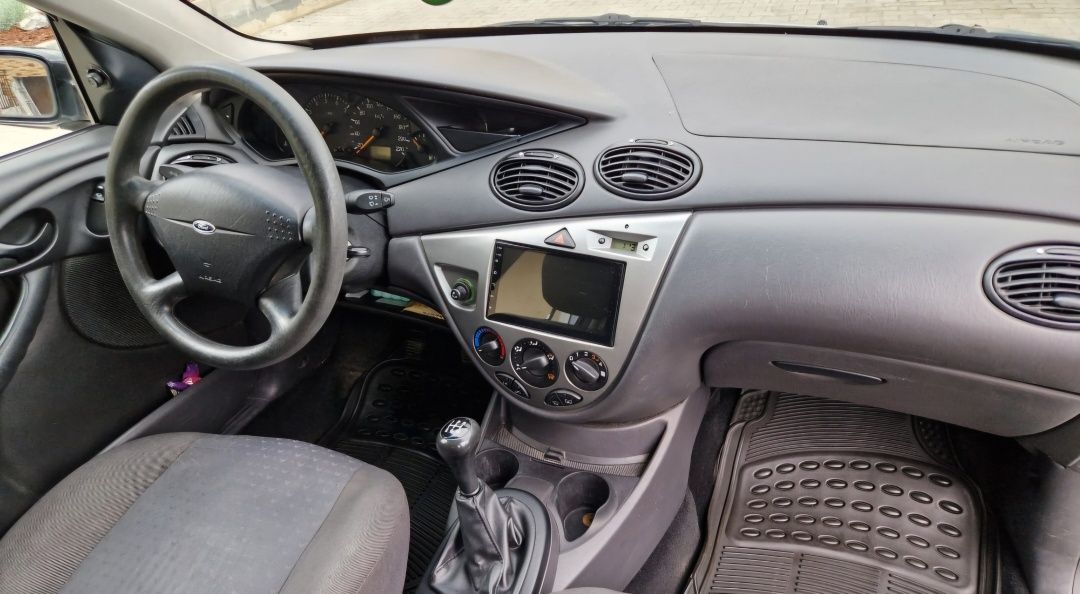 Vând Ford Focus 1.6 benzina (vand/schimb sau pt programul rabla)