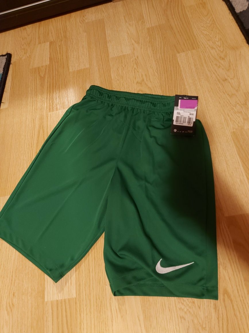 Pantaloni scurți/short bărbați Nike,Marime S,Noi!