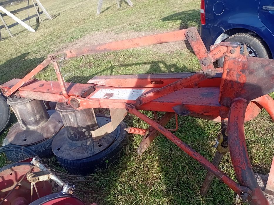 Vând  cositoare  după tractor 1.40