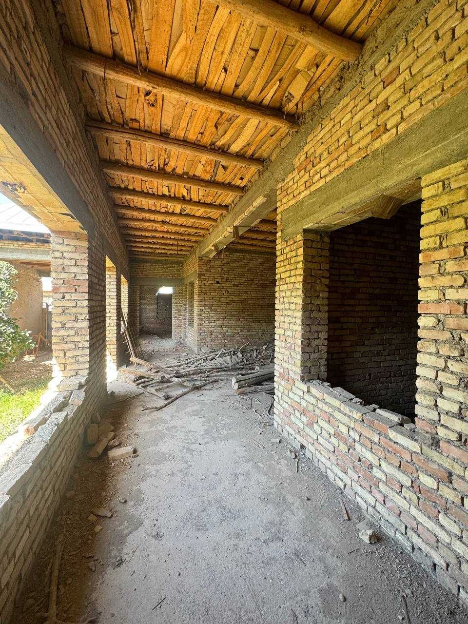 Uy hovli 8 sotrix