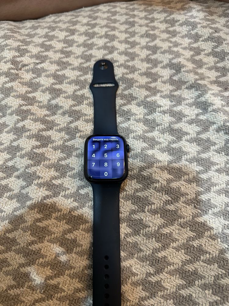 Часы Apple Watch 8