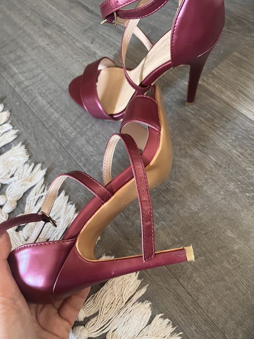 Sandale cu toc elegante