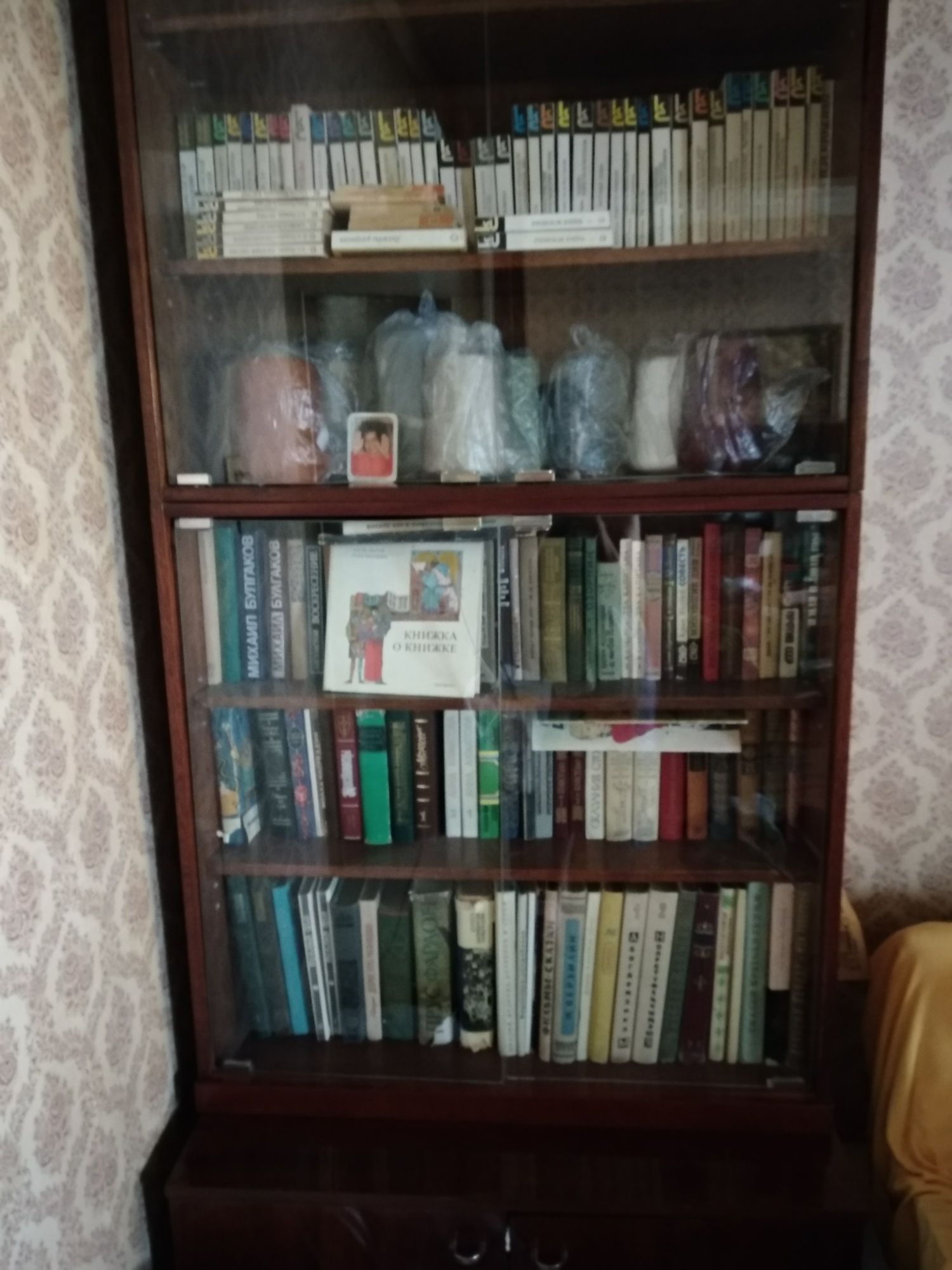 Продаются книжные шкафы