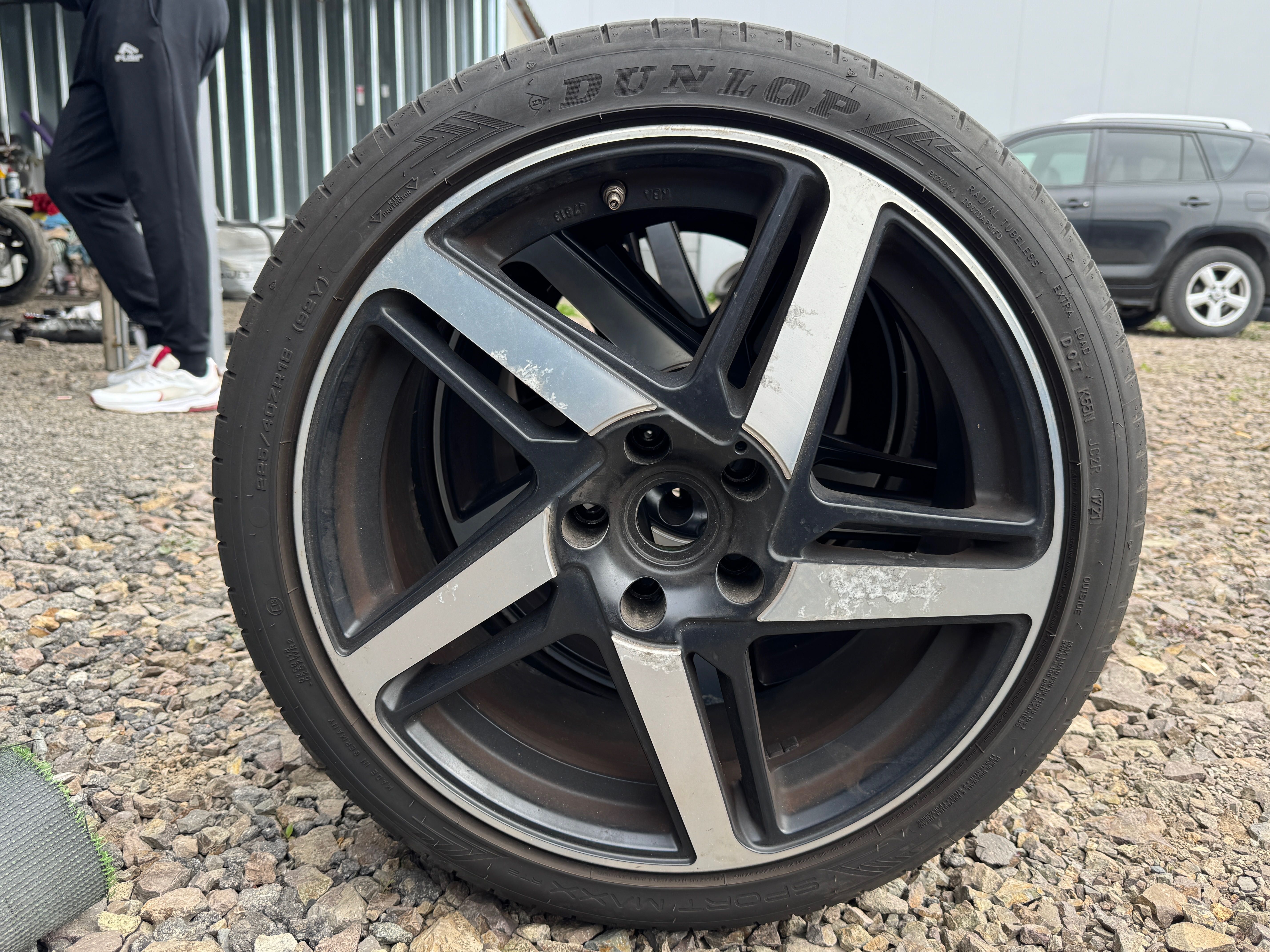 225 40 18 AEZ 5x114.3 Honda