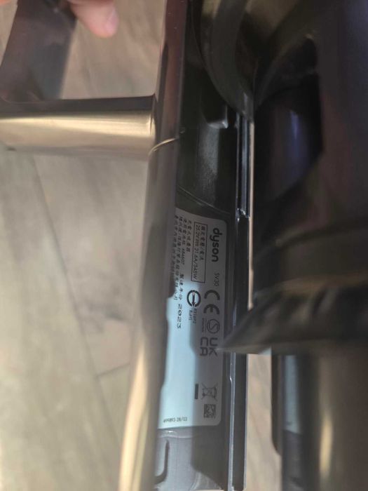 Вертикална прахосмукачка Dyson V12 Detect Slim за части