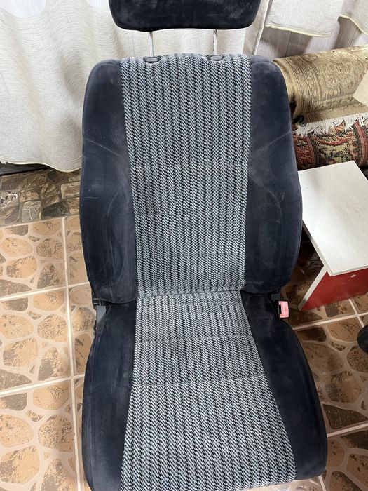 Продам седенье посажирское на тайоту карину