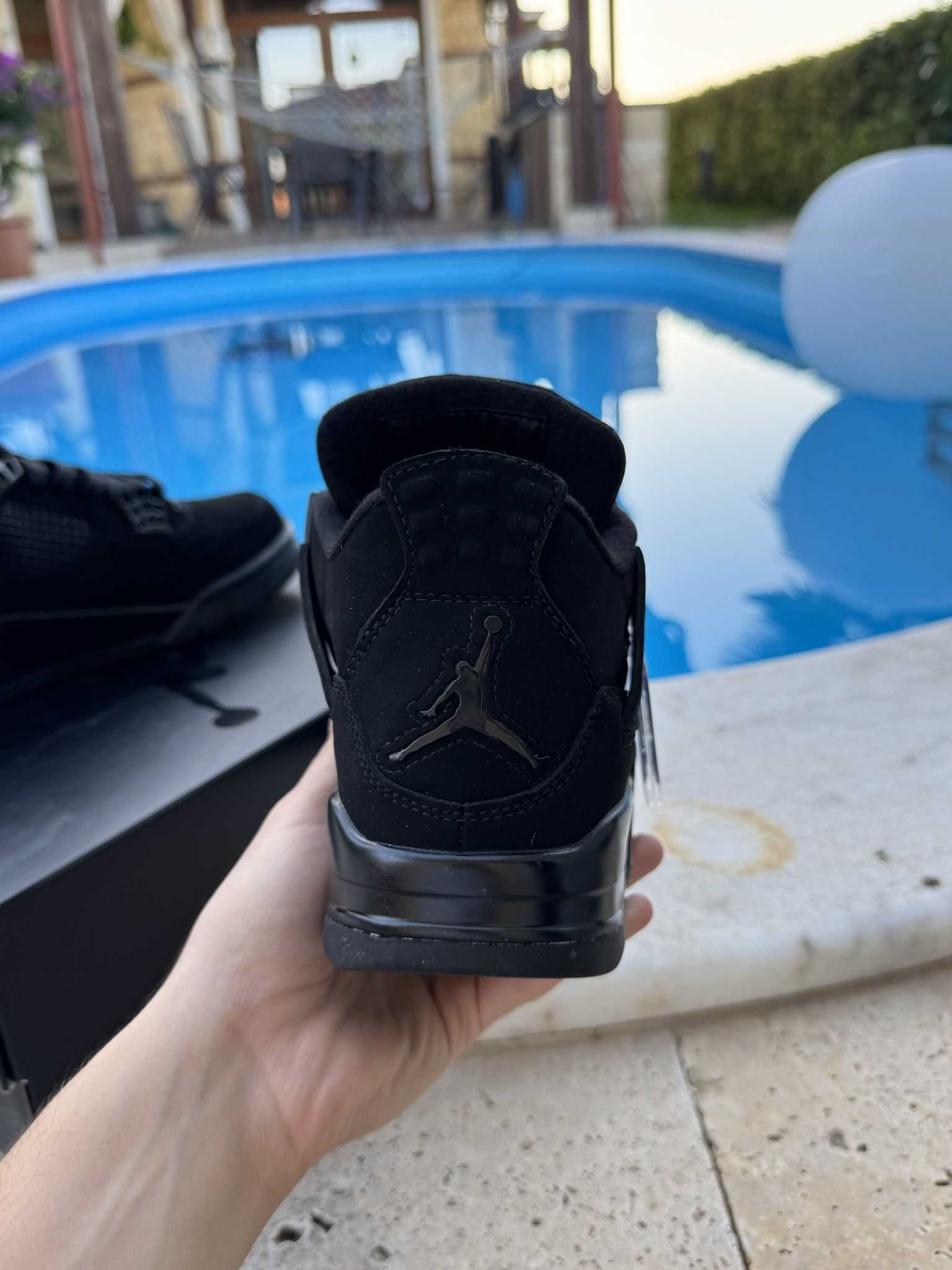 Jordan 4 Retro "Black Cat" Размер 42 + 44 EUR Мъжки Кецове + Кутия