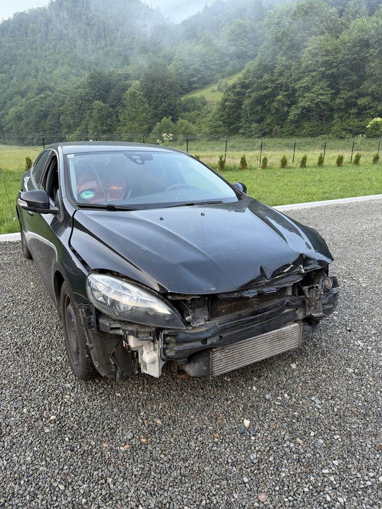 Volvo  V40 2.0 D
