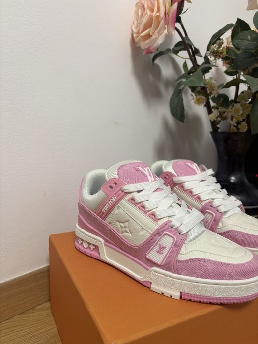 Lv trainers pink