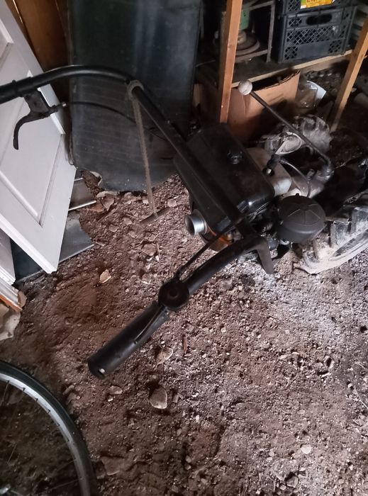 Vând cositoare/ motocositoare Carpatina, funcțională 2700 lei  negocia