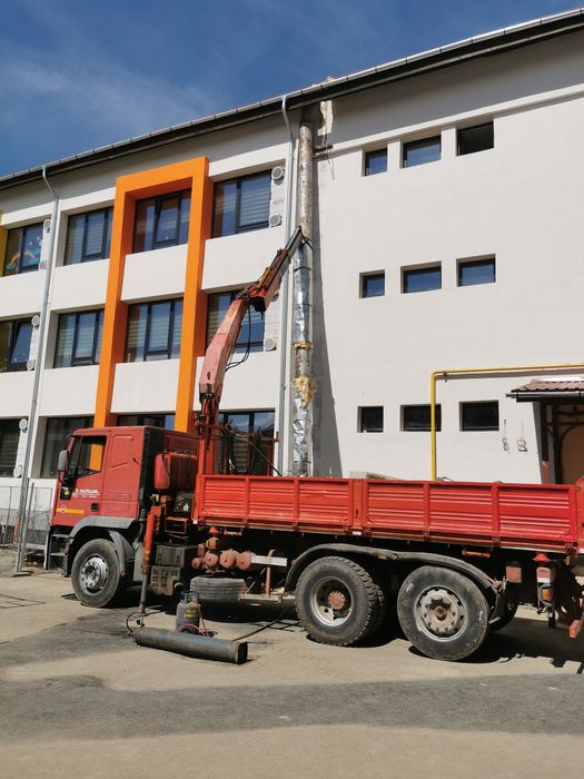 Transport basculabil și macara