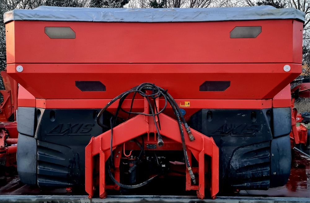 Distribuitor de ingrasaminte Amazone Profis Ultra Kuhn Axis  MIG MEA