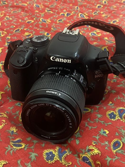 Продаю Canon 600D