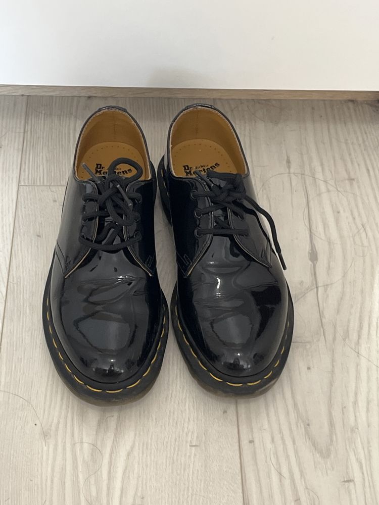 ниски doc martens