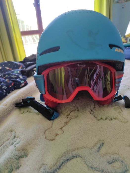 Ски екипировка и ски каска