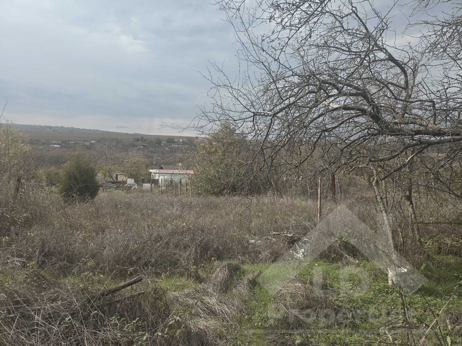Парцел в м-т "Пазарлията", с.Приселци, обл.Варна