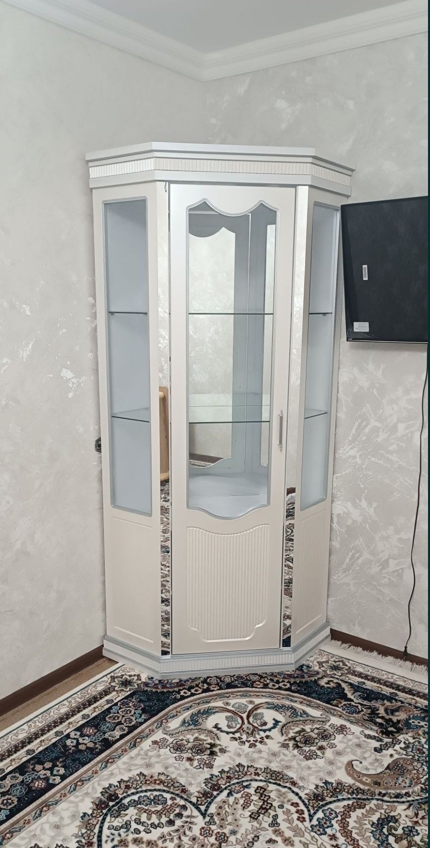 Xarxil turdagi mebel tayorlemiz