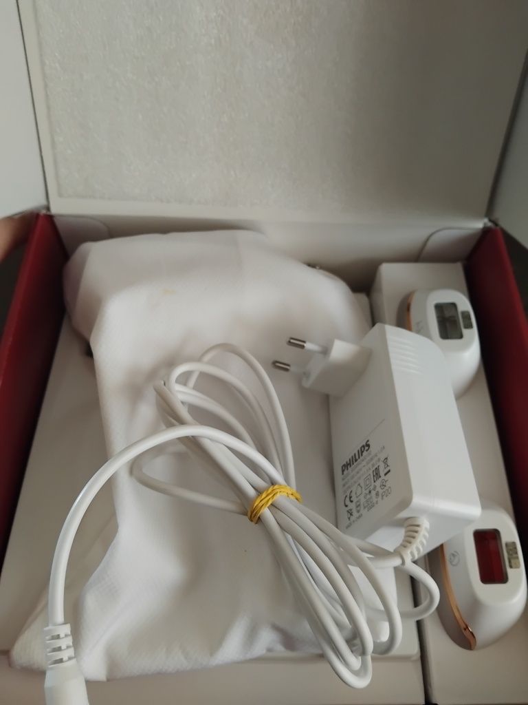 Фотоепилатор Philips Lumea IPL Advanced